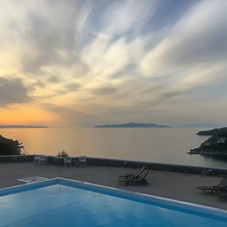 Pino Di Loto Boutique Κίνι