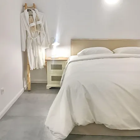 Pino Di Loto Boutique 4* Κίνι